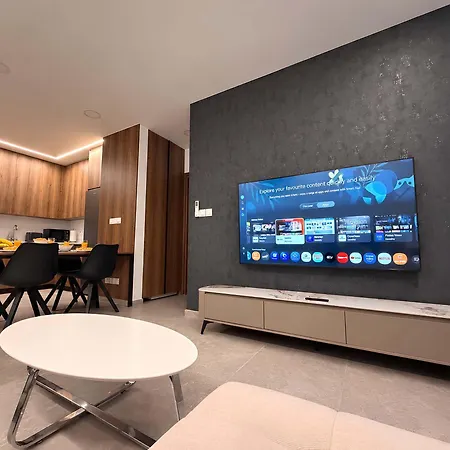 Cecilia Luxury Apartament Lakatamia